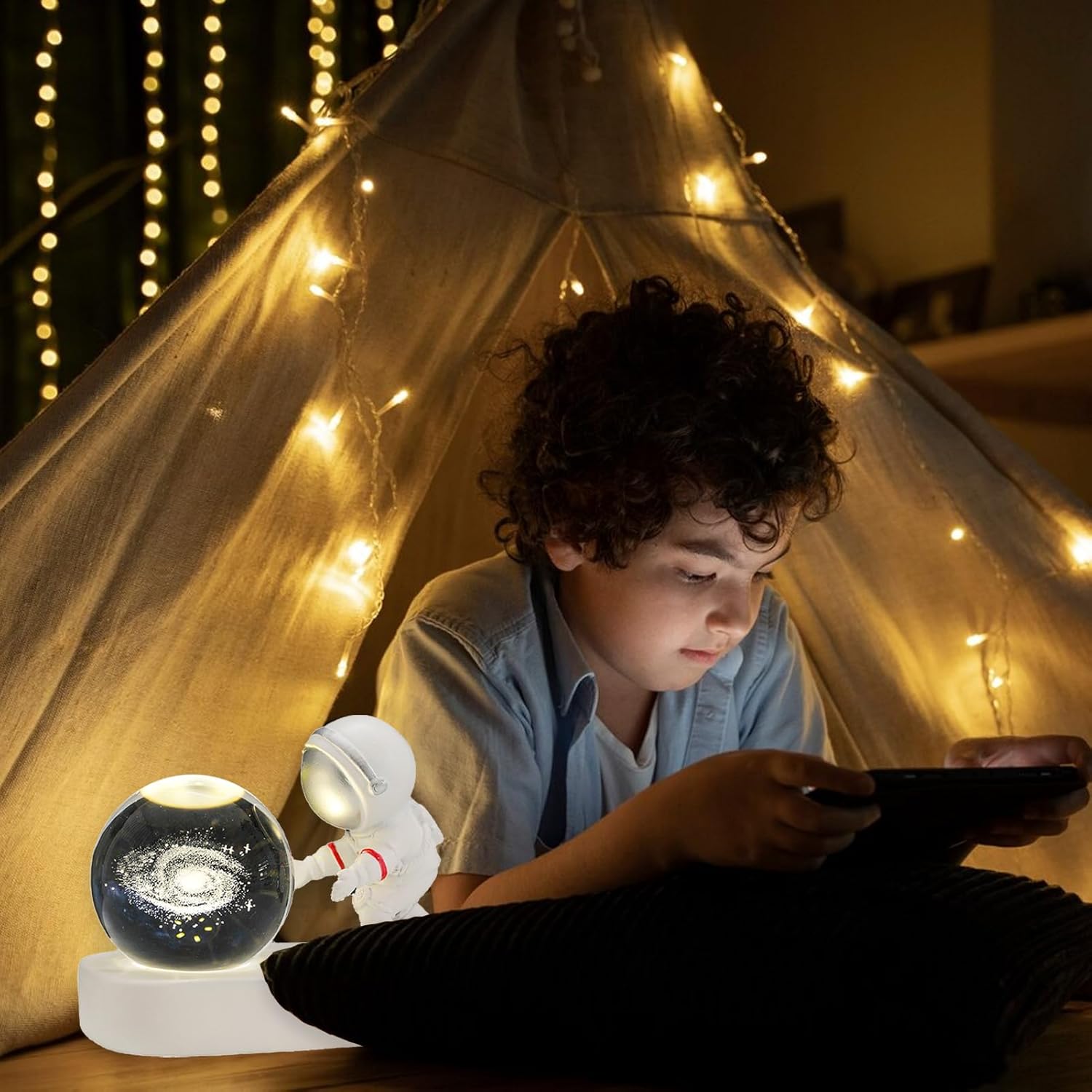 3D Galaxy Crystal Ball Astronaut Night Light – LED Space Lamp with Warm Glow