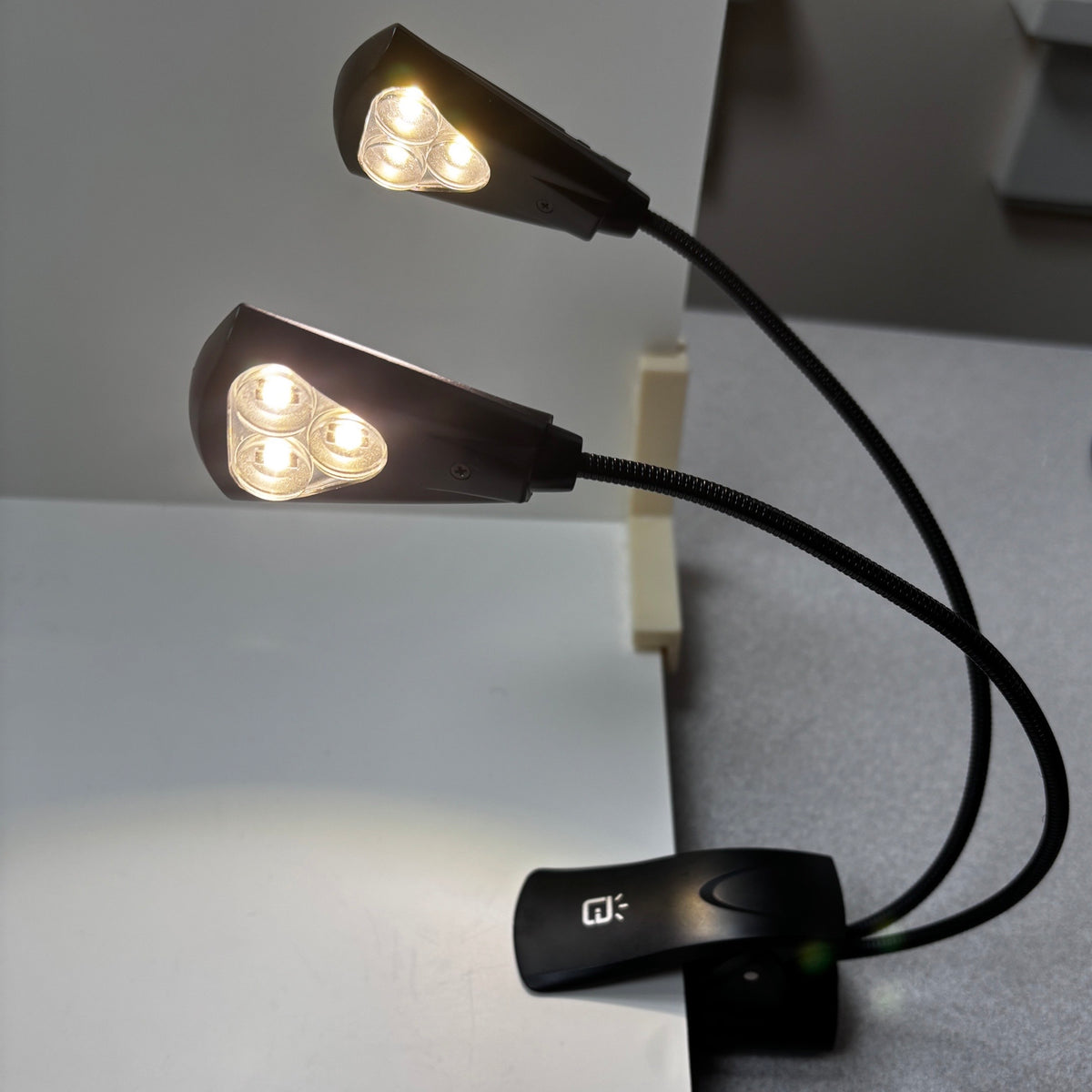 UltraBrite Dual Head 6-LED Clip Anywhere Music light - Flexible Gooseneck Style