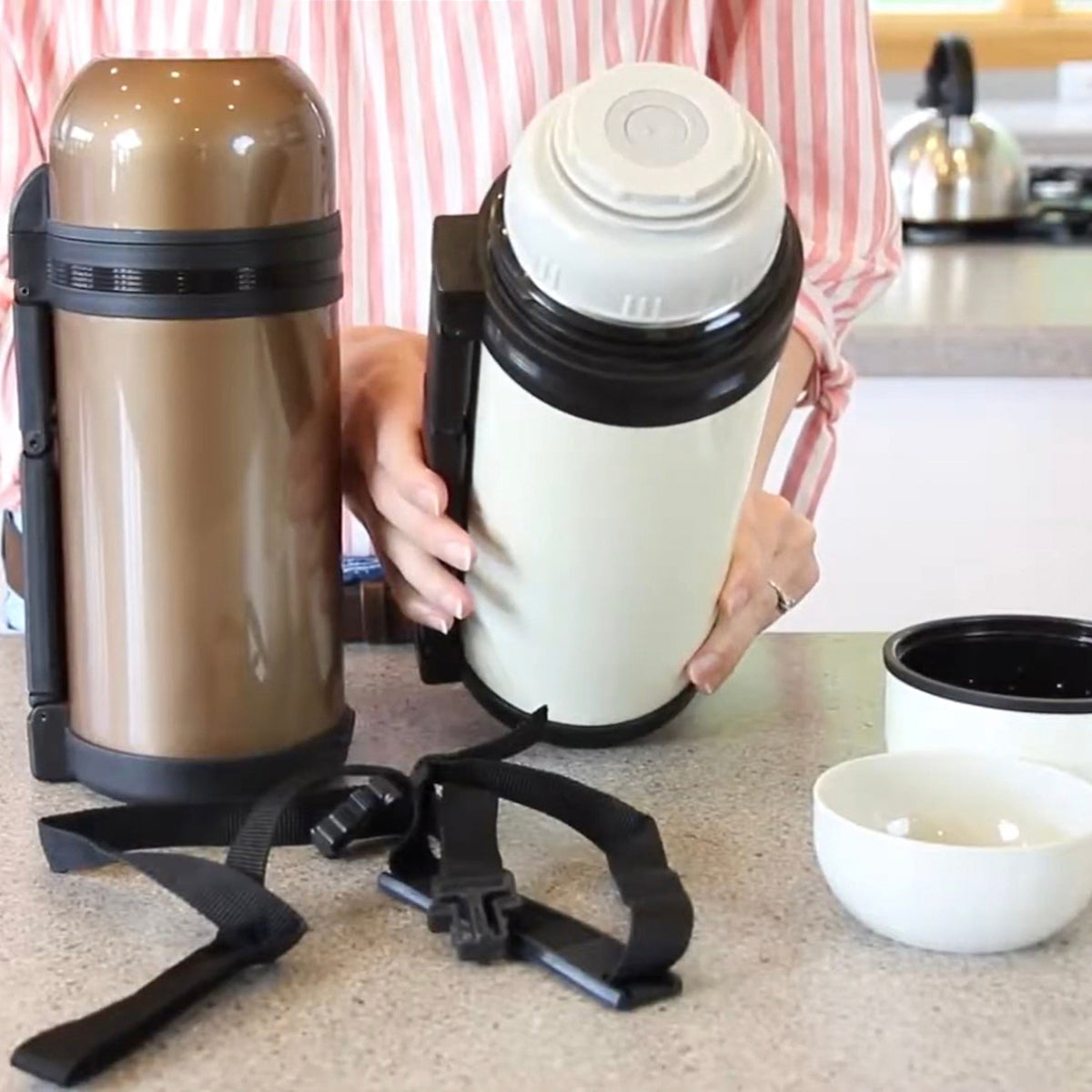 Timolino 40oz Vacuum Seal Stainless Steel Bottle – Foldout Handle