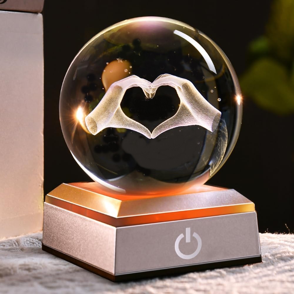 3D Heart Hands Crystal Ball Lamp – Color Changing LED Base Romantic Gift
