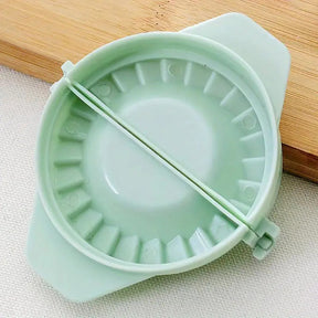 2pc Dumpling Mold Set – Make Dumplings, Empanadas, Pierogis And More!